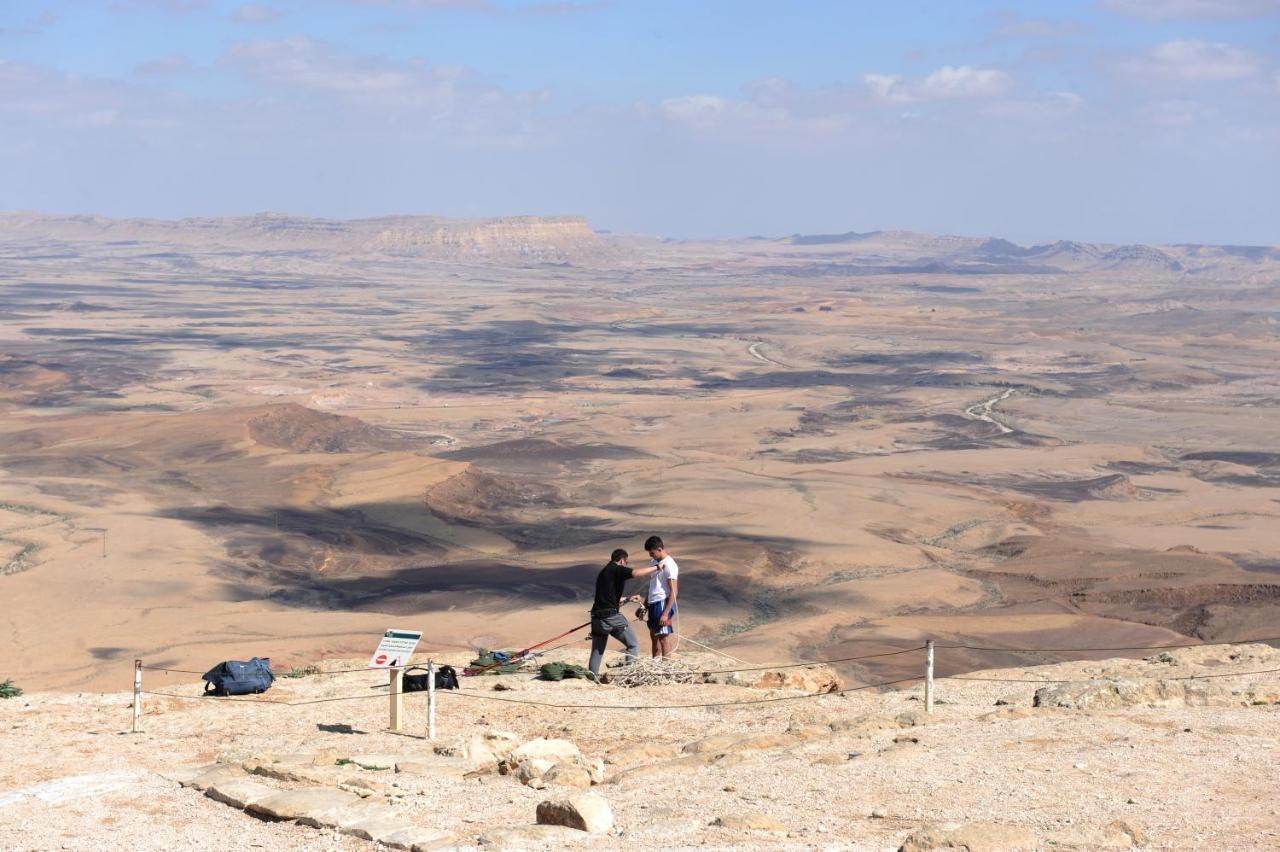 Tzukim Desert Traveler'S Hotel - מלון צוקים Mitzpe Ramon Bagian luar foto